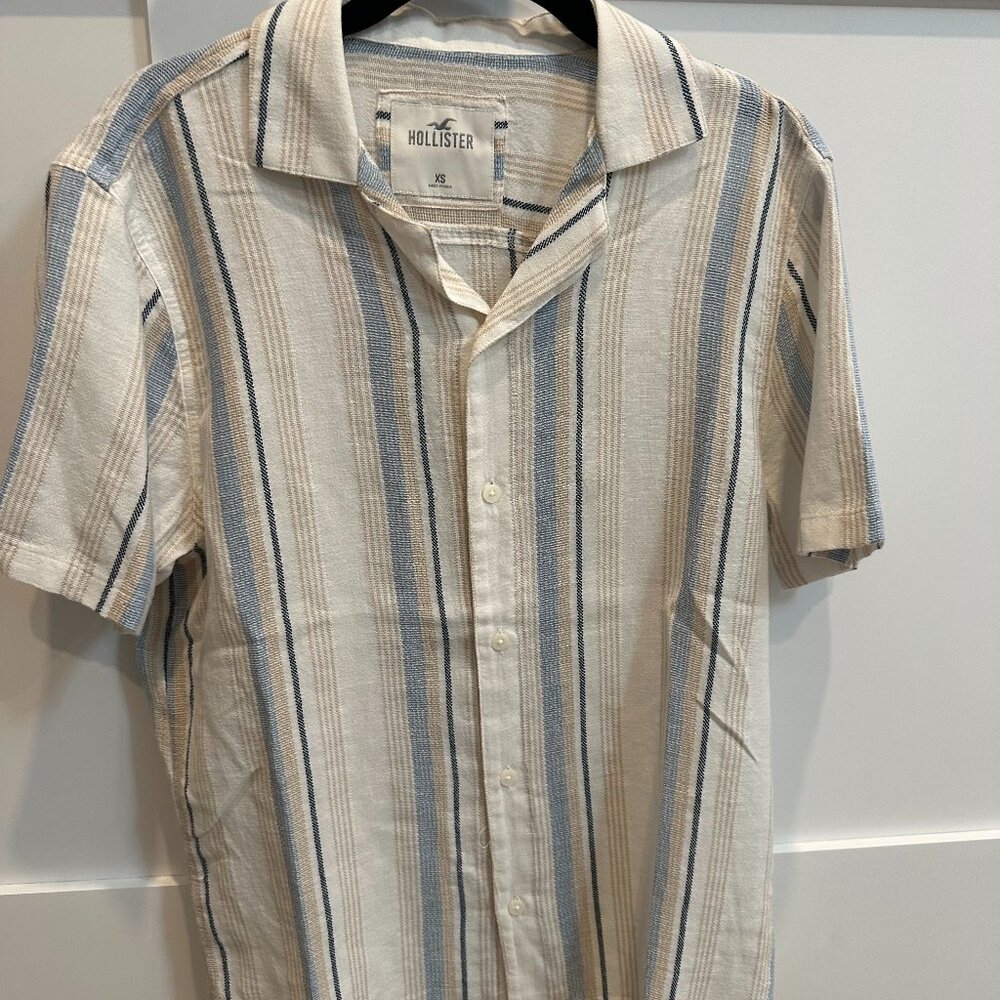 Hollister Striped Button-Down Shirt – Cream & Blue, Size XS